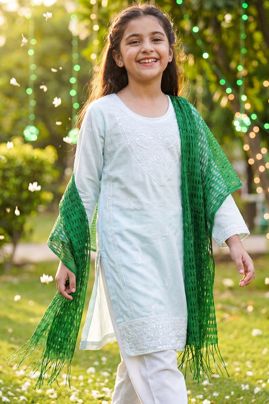 Azadi Elegance: White Chikankari Kurti with Scallop Border