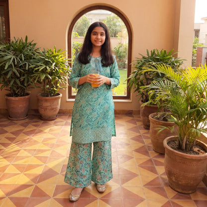 ARIA – 2 Piece Suit Premium Embroidered Mint Floral Lawn Set
